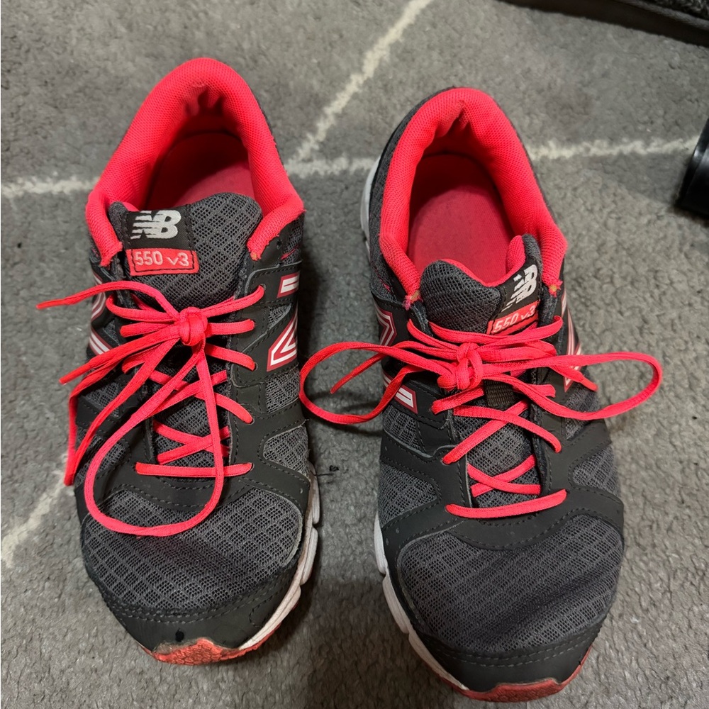 New Balance Women's Black and Red Athletic Shoes